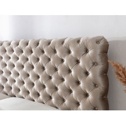 Cama continental Dormo acolchada con botones - comodidad y elegancia en tu dormitorio.