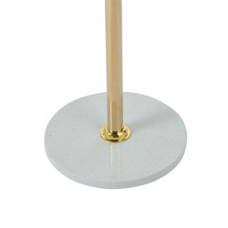 Goldener Kleiderbügel