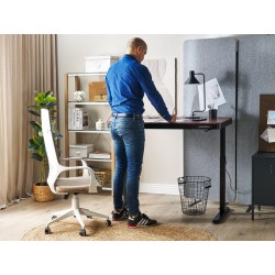 Biurko regulowane elektrycznie 120 x 60 cm z portem USB ciemne drewno z czarnym KENLY