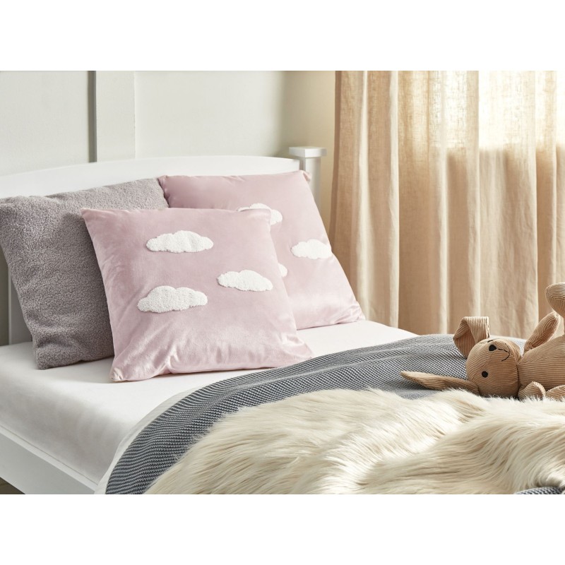 2 welurowe poduszki dekoracyjne haftowane w chmury 45 x 45 cm różowe IPOMEA