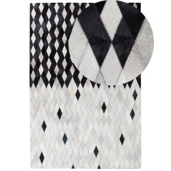 Dywan patchwork skórzany 140 x 200 cm czarno-biały MALDAN