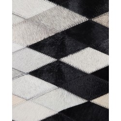 Dywan patchwork skórzany 140 x 200 cm czarno-biały MALDAN