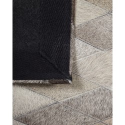 Dywan patchwork skórzany 140 x 200 cm biało-szary MALDAN