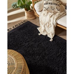 Dywan shaggy bawełniany 140 x 200 cm czarny BITLIS