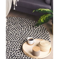 Dywan okrągły z filcowych kulek ø 140 cm wielokolorowy PENEK