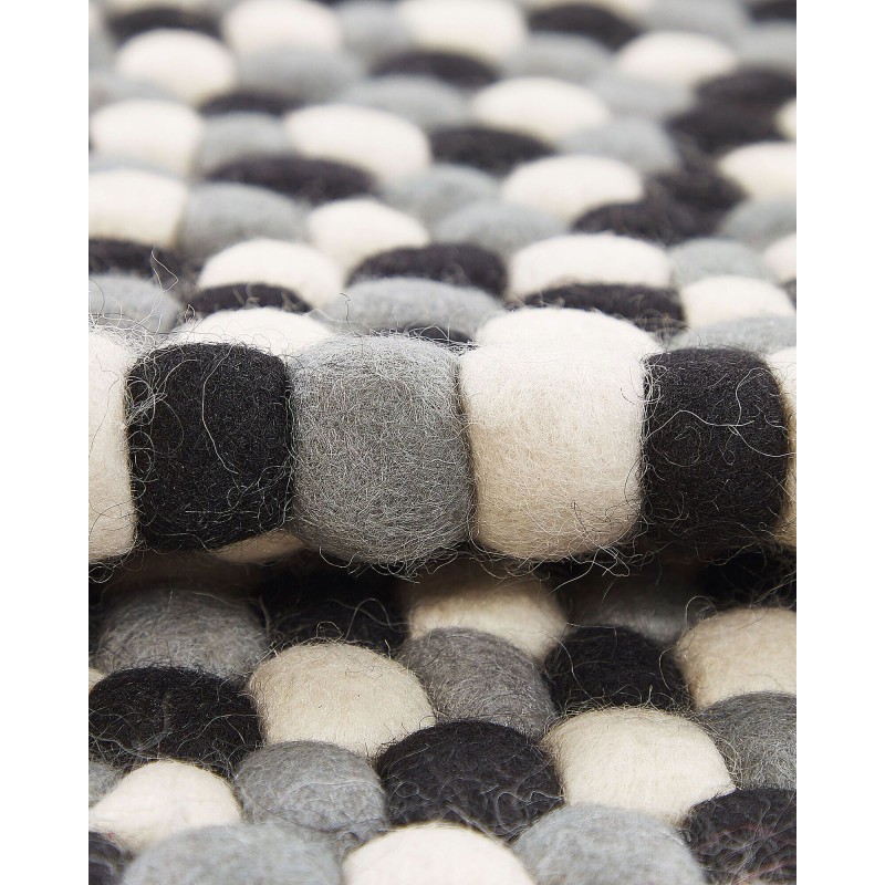 Dywan okrągły z filcowych kulek ø 140 cm wielokolorowy PENEK