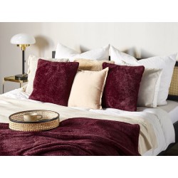 Zestaw 2 poduszek dekoracyjnych PILEA Sztuczne futro 45 x 45 cm Burgundowy Jednolity