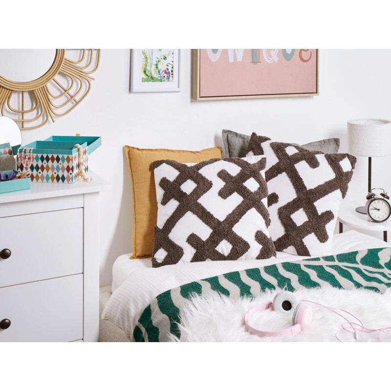 Zestaw 2 poduszek dekoracyjnych CARNATION Bawełna 45 x 45 cm Biały Wzór geometryczny