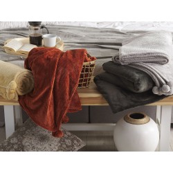 Koc SAITLER 200 x 220 cm Złoty brąz