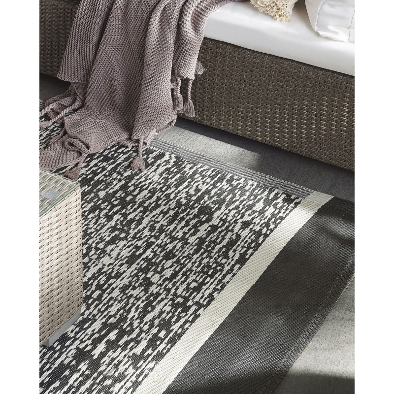 Dywan zewnętrzny 120 x 180 cm czarno-biały BALLARI