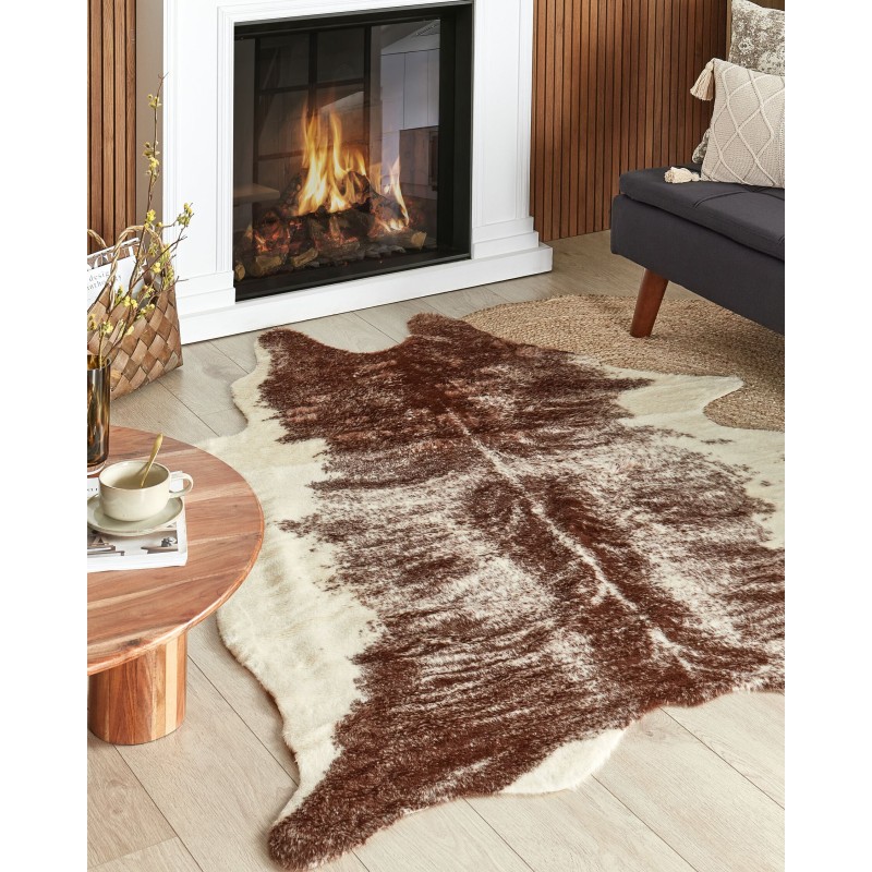 Dywan ze sztucznej skóry 150 x 200 cm brązowy ZEIL