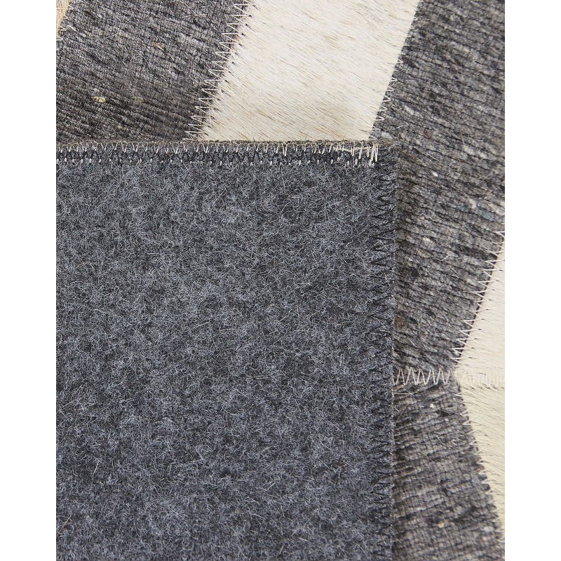 Dywan skórzany 140 x 200 cm szaro-beżowy BAGGOZE