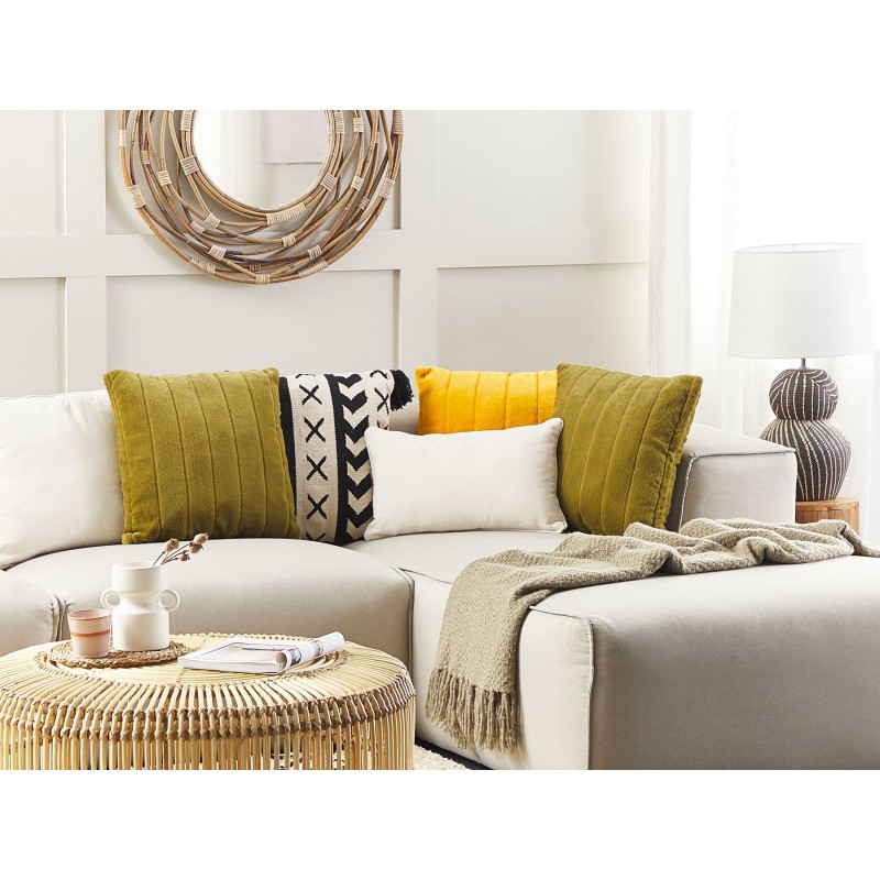 Zestaw 2 poduszek dekoracyjnych PUMILA Sztuczne futro 45 x 45 cm Oliwkowy W paski