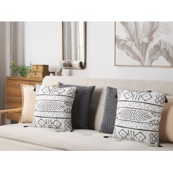 Zestaw 2 poduszek dekoracyjnych SCHEFFLERA Welur 45 x 45 cm Biały Wzór geometryczny