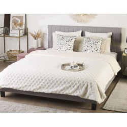 Narzuta na łóżko KANDILLI 200 x 220 cm Złamana biel