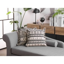 Zestaw 2 poduszek dekoracyjnych HENTEPE Bawełna 45 x 45 cm Czarny Wzór geometryczny