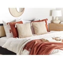 Zestaw 2 poduszek dekoracyjnych HAKONE 42 x 42 cm Jasnobeżowy Wzór geometryczny