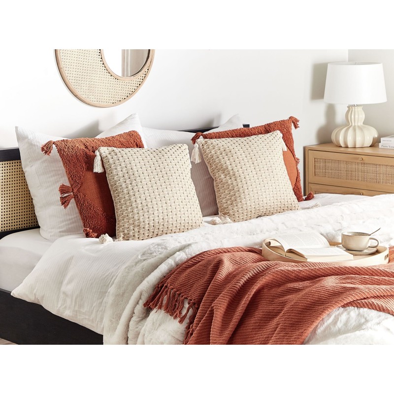 Zestaw 2 poduszek dekoracyjnych HAKONE 42 x 42 cm Jasnobeżowy Wzór geometryczny