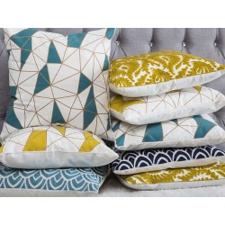 Zestaw 2 poduszek dekoracyjnych PRIMULA Bawełna 45 x 45 cm Musztardowy Ikat