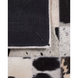 Dywan patchwork skórzany 140 x 200 cm czarno-biały KEMAH