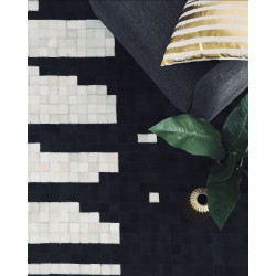 Dywan skórzany 80 x 150 cm czarno-biały BOLU