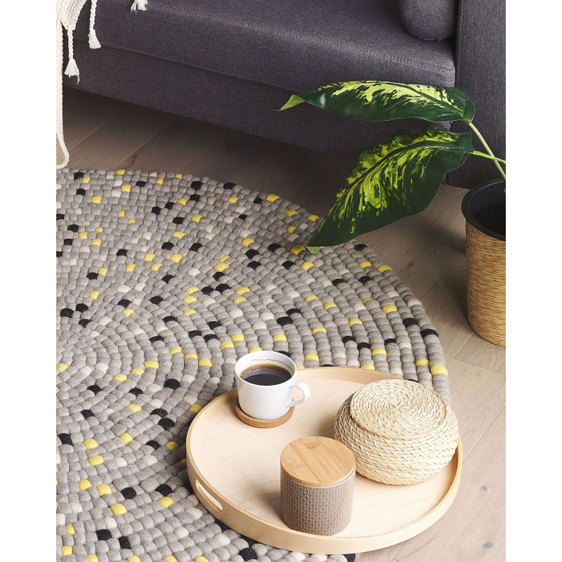 Dywan okrągły z filcowych kulek ⌀ 140 cm jasnoszary PENEK