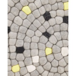 Dywan okrągły z filcowych kulek ⌀ 140 cm jasnoszary PENEK