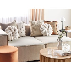 Poduszka dekoracyjna AKOLA Boucle 31 x 31 cm Złamana biel Jednolity