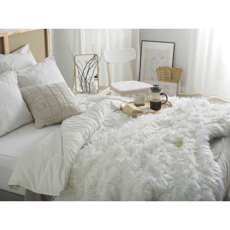 Narzuta na łóżko DELICE 200 x 220 cm Biały