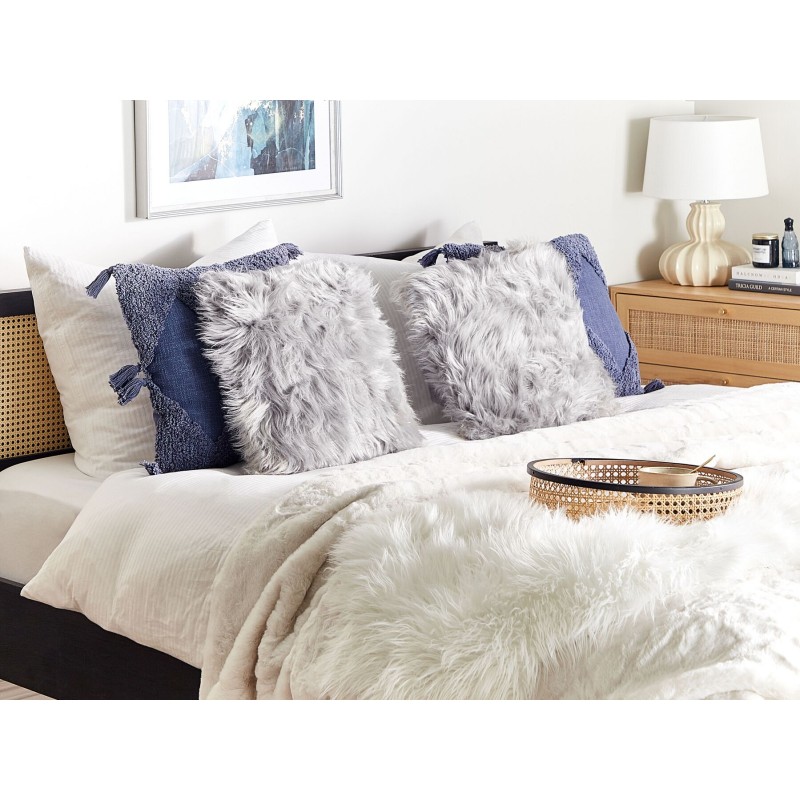 Zestaw 2 poduszek dekoracyjnych LUBHA Sztuczne futro 42 x 42 cm Jasnoszary Jednolity