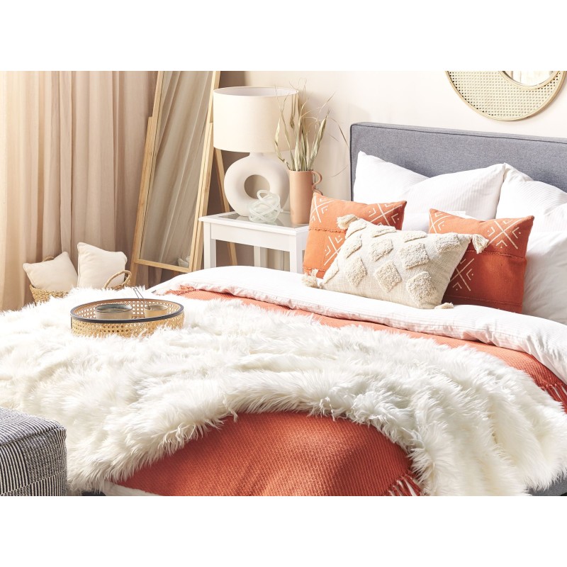 Narzuta na łóżko DELICE 150 x 200 cm Biały