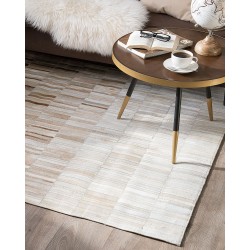 Dywan skórzany 140 x 200 cm beżowy YAGDA