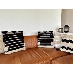 Zestaw 2 poduszek dekoracyjnych CHITTOOR Bawełna 50 x 50 cm Czarny Wzór geometryczny